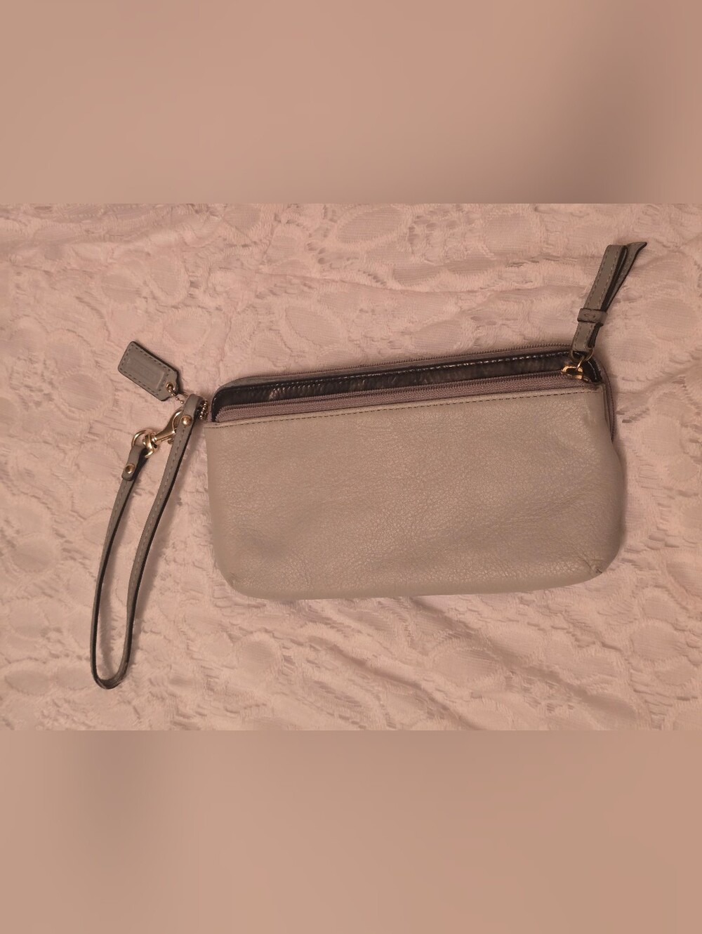 Coach New York Genuine Leather Gray Silver Clutch Wallet W/ Wristlet 8.25 x 4.5